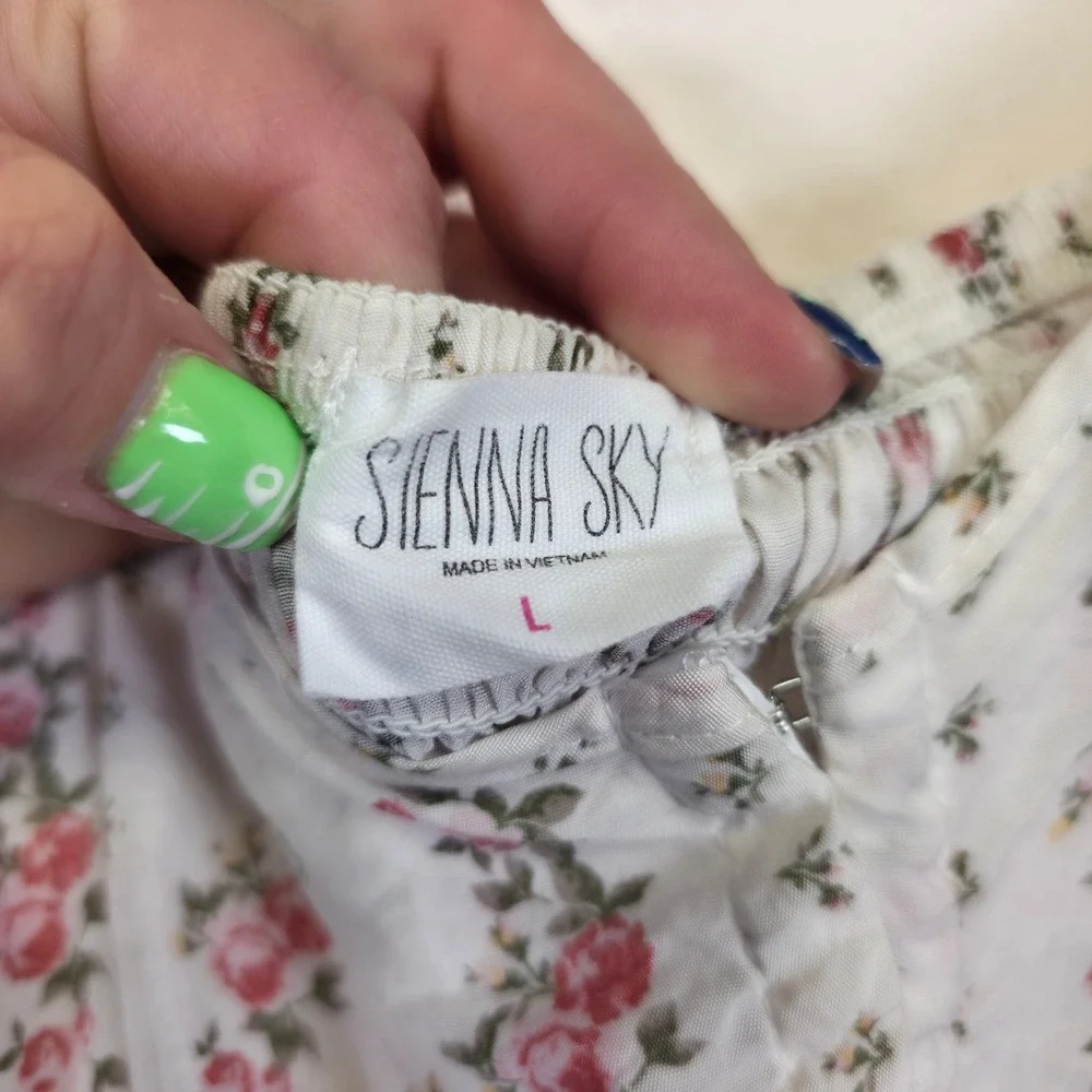 Sienna Sky‎ Blouse Womens L White Floral Smocked Cottagecore Fairycore Romantic - Picture 7 of 14